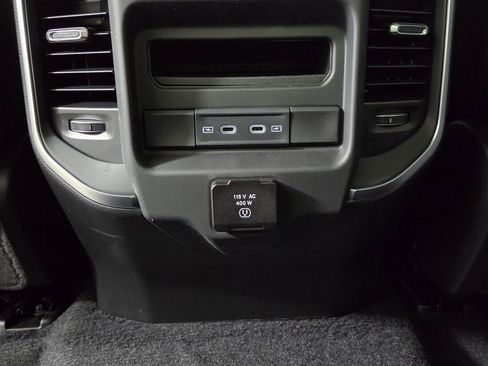 New 2026 RAM 1500 4x4 Crew Cab image 28