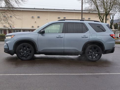 Used 2025 Honda Pilot Black Edition image 3