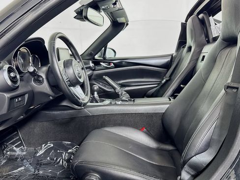 Used 2023 MAZDA MX-5 Miata Grand Touring RWD image 9
