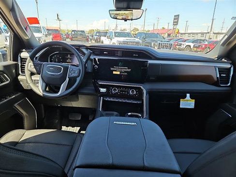 New 2025 GMC Sierra 2500 Denali w/ Denali Reserve Package image 10