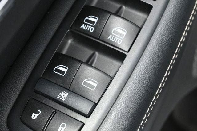 Used 2017 Jeep Grand Cherokee Limited AWD/4WD image 14