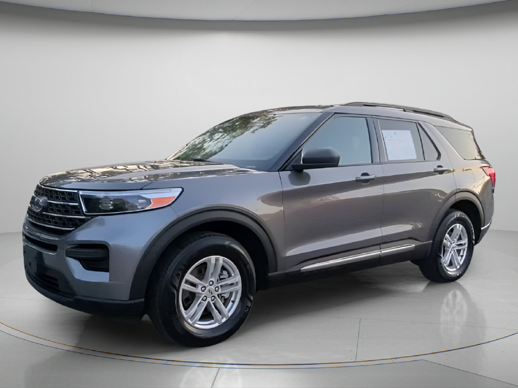 Used 2023 Ford Explorer XLT AWD/4WD image 12