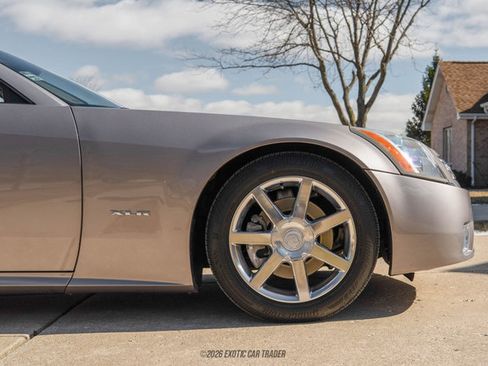 Used 2004 Cadillac XLR image 11