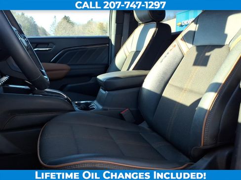 Used 2023 GMC Canyon AT4 image 10