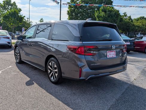 Used 2025 Honda Odyssey EX-L image 5