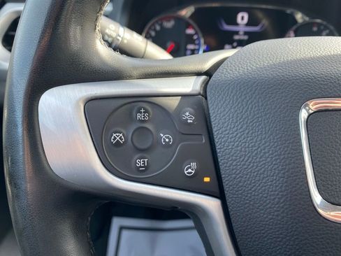 Used 2023 GMC Acadia SLT w/ Elevation Edition image 26