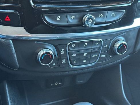 Used 2018 Chevrolet Traverse LT image 25