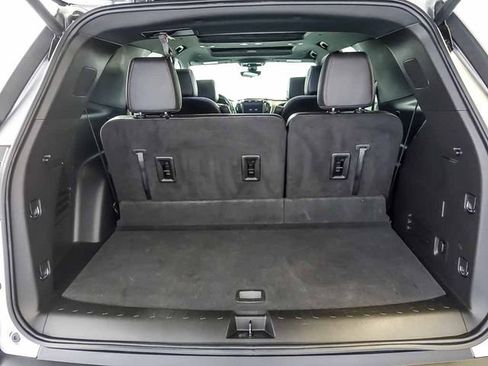 Used 2023 Chevrolet Traverse RS AWD/4WD image 34