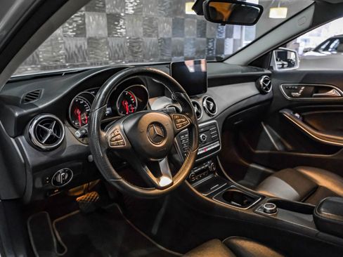 Used 2018 Mercedes-Benz GLA 250 4MATIC image 3