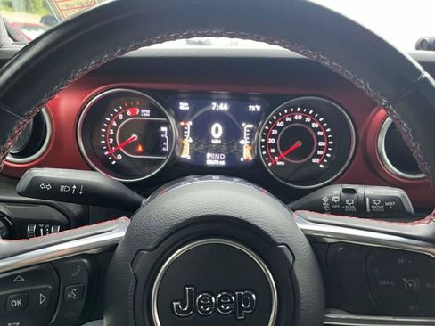 Used 2022 Jeep Wrangler Unlimited Rubicon w/ LED Lighting Group AWD/4WD image 24