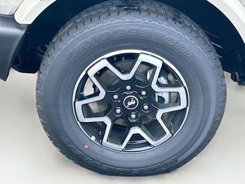 New 2025 Ford Bronco Outer Banks image 32