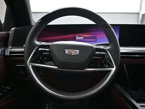 Used 2025 Cadillac Escalade ESV Sport w/ Touring Package AWD/4WD image 13
