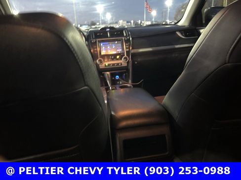 Used 2014 Toyota Camry L image 20