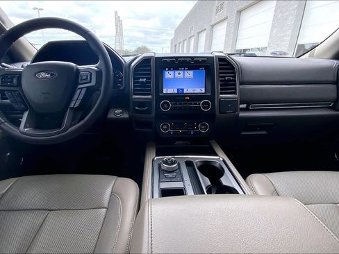 Used 2018 Ford Expedition XLT w/ Equipment Group 202A image 12