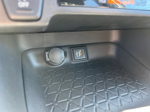 Used 2024 Toyota RAV4 XLE AWD/4WD image 33