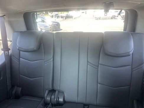 Used 2020 Cadillac Escalade Luxury AWD/4WD image 10