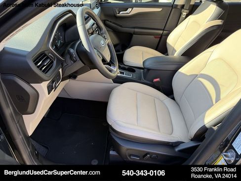 Used 2022 Ford Escape SEL image 11