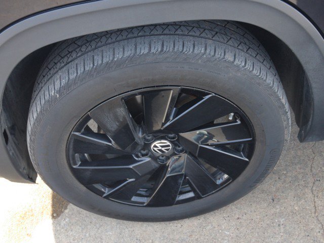 Used 2024 Volkswagen Atlas SE w/ Panoramic Sunroof Package FWD image 11