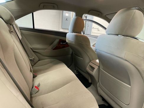 Used 2009 Toyota Camry LE FWD image 15