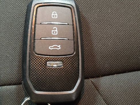 Used 2023 Hyundai Elantra SEL w/ Convenience Package FWD image 32