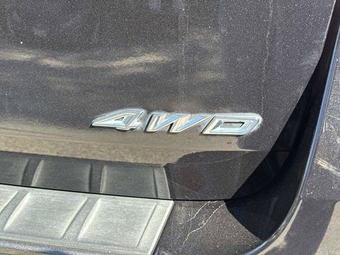 Used 2022 Ford Explorer XLT w/ Equipment Group 202A AWD/4WD image 12