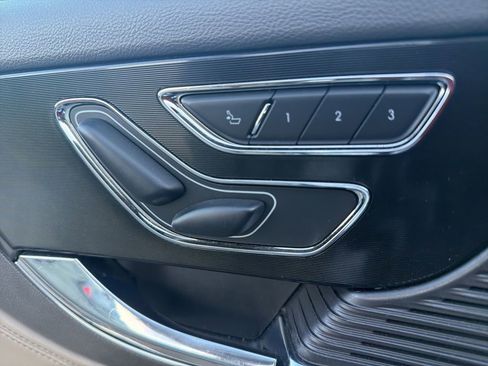 Used 2022 Lincoln Corsair AWD w/ Premium Package image 14