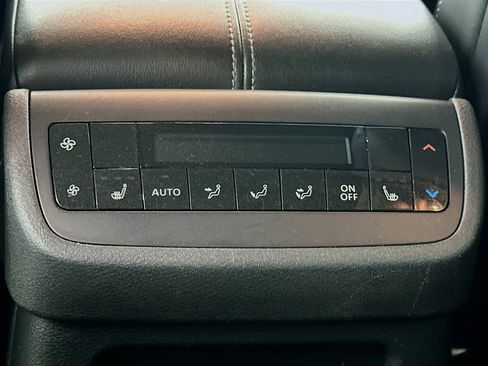 Used 2022 Nissan Pathfinder SL w/ SL Premium Package image 28