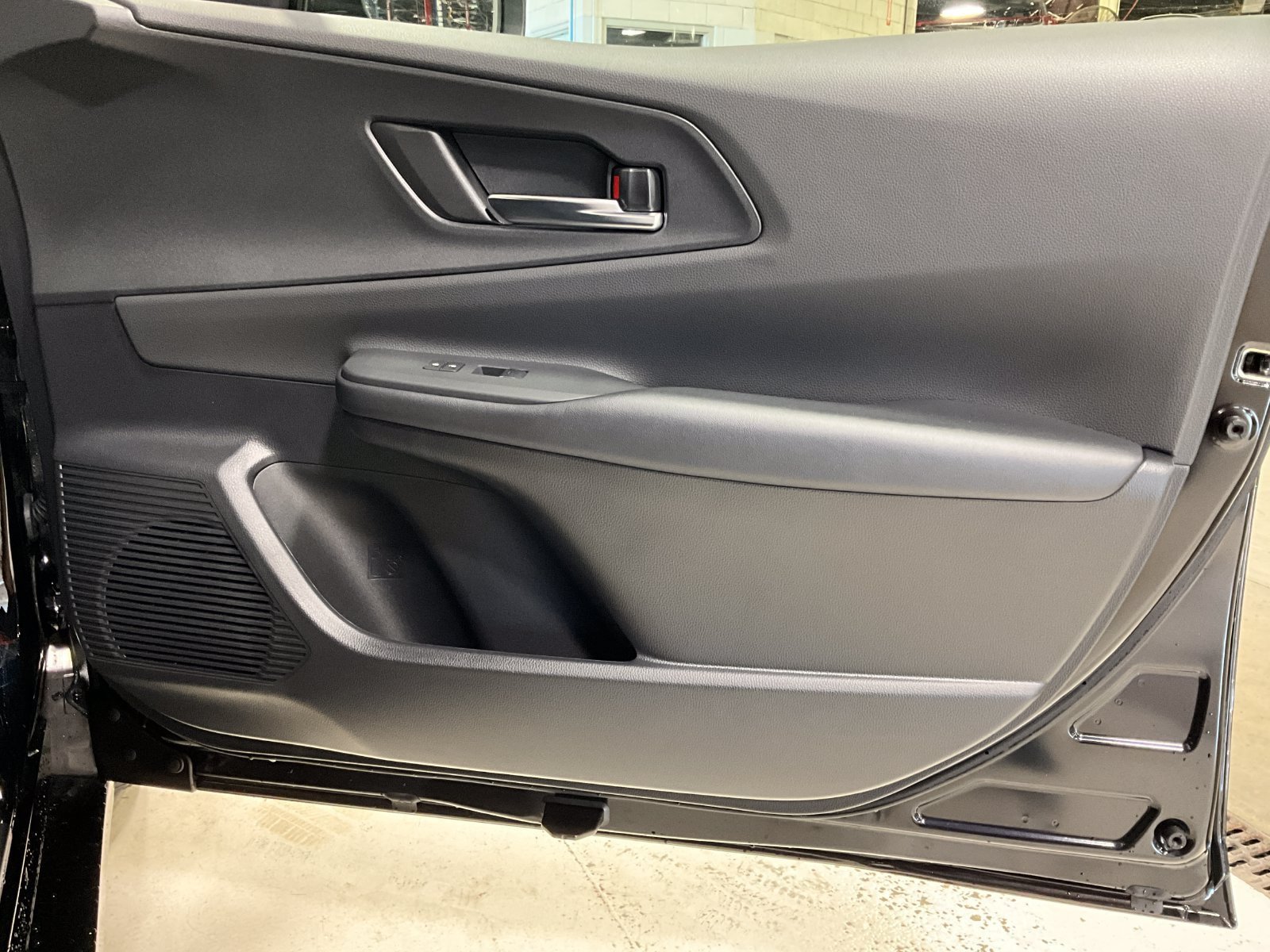 Used 2026 Toyota Prius Plug-In Hybrid FWD image 24