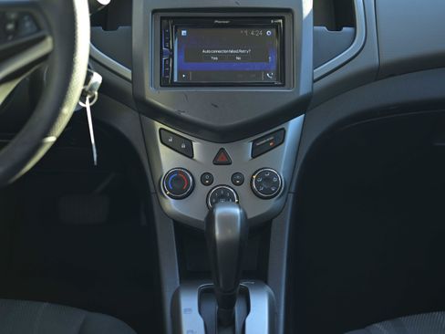 Used 2013 Chevrolet Sonic LT image 9