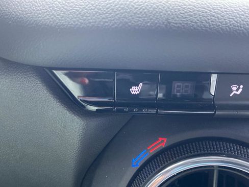 Used 2023 Chevrolet Blazer LT w/ LPO, Black Grille Bar Package FWD image 23