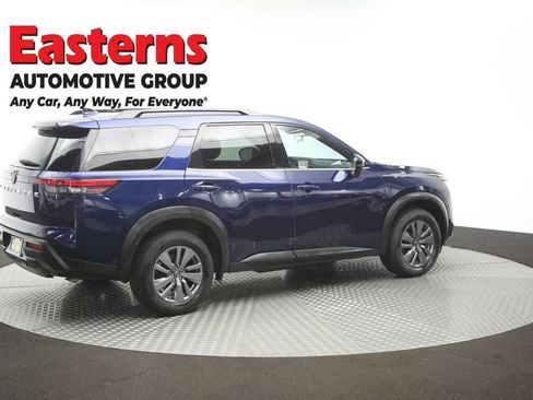 Used 2025 Nissan Pathfinder SV FWD image 43