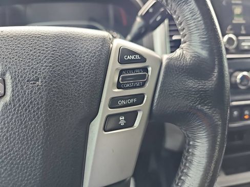 Used 2021 Nissan Titan SV w/ SV Convenience Package RWD image 18