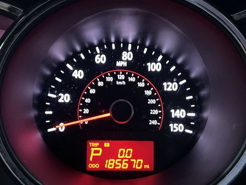 Used 2012 Kia Sorento LX w/ Convenience Pkg FWD image 14