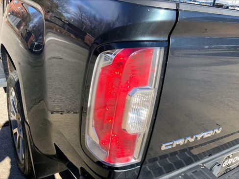 Used 2017 GMC Canyon Denali image 27