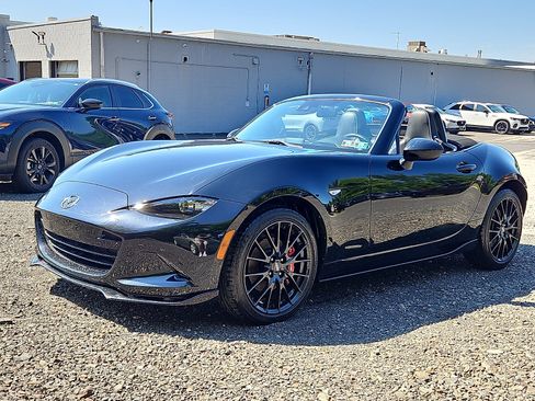 Used 2023 MAZDA MX-5 Miata Club w/ Brembo/BBS Recaro Package RWD image 3