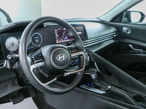Used 2024 Hyundai Elantra SEL FWD image 22