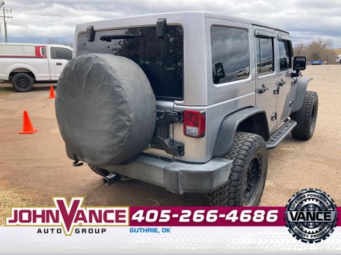 Used 2016 Jeep Wrangler Unlimited Rubicon w/ Connectivity Group image 4