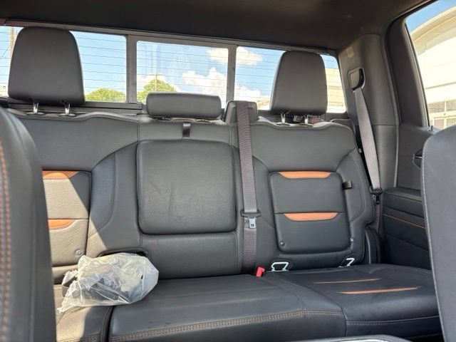 Used 2023 GMC Sierra 1500 AT4 w/ AT4 Premium Package AWD/4WD image 15