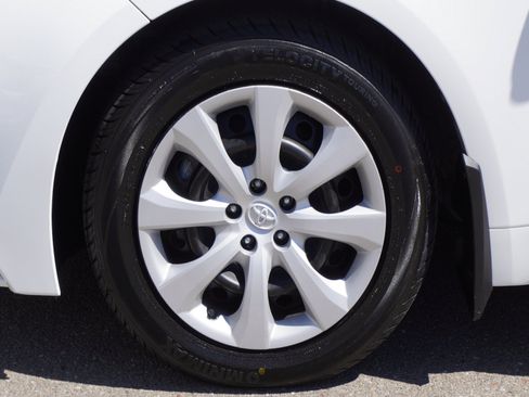 Used 2024 Toyota Corolla LE FWD image 7