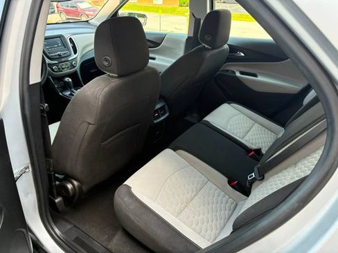 Used 2018 Chevrolet Equinox LS FWD image 14