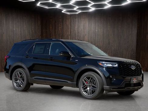 New 2026 Ford Explorer ST-Line w/ ST-Line Street Pack AWD/4WD image 1