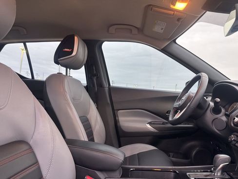 Used 2022 Nissan Kicks SR w/ Premium Package image 27