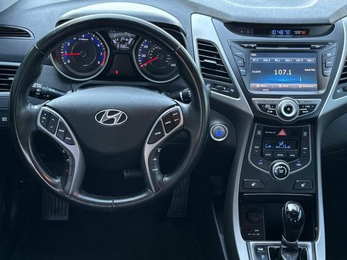 Used 2016 Hyundai Elantra Limited w/ Option Group 04 FWD image 12