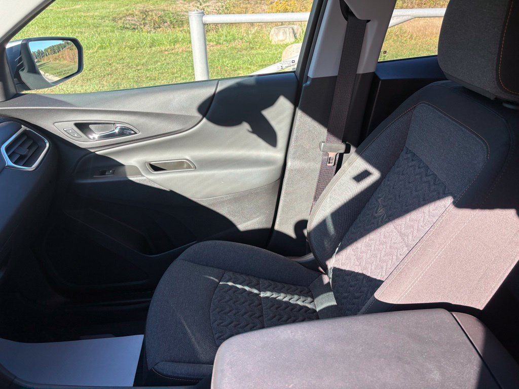 Used 2024 Chevrolet Equinox LT w/ LPO, Floor Liner Package FWD image 16