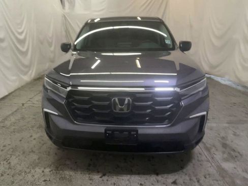 Used 2023 Honda Pilot LX image 3