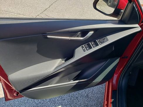 Certified 2024 Kia Niro LX image 11