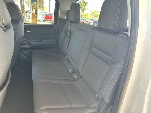 Used 2022 Nissan Frontier SV image 21