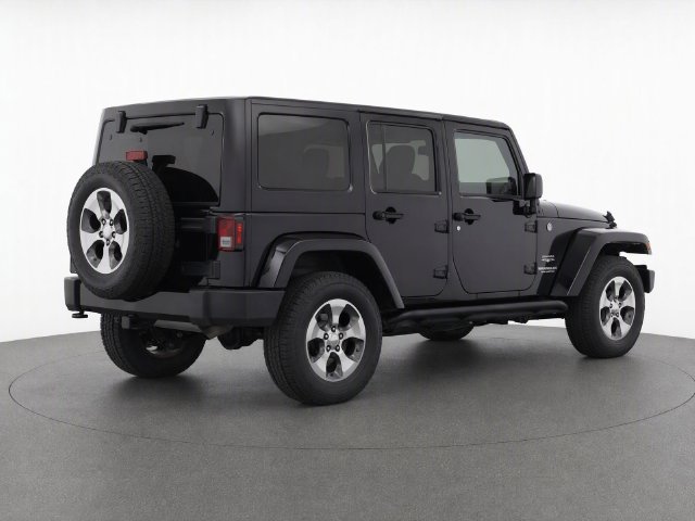 Used 2016 Jeep Wrangler Unlimited Sahara w/ Connectivity Group AWD/4WD image 2