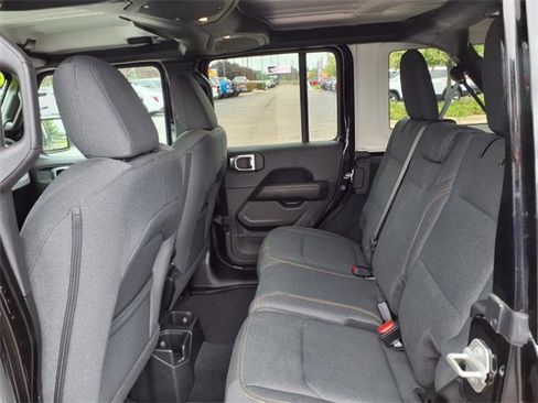 Used 2024 Jeep Wrangler Sahara w/ Technology Group image 8