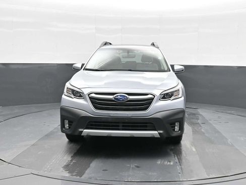 Used 2022 Subaru Outback Limited image 7